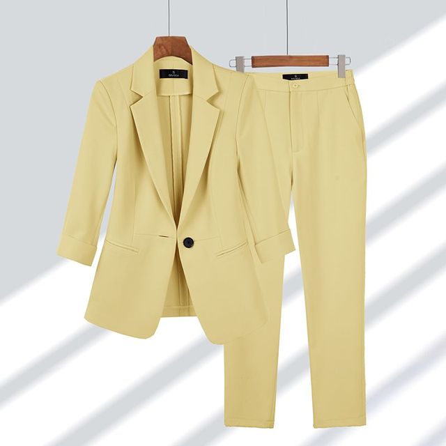 Women's tailored blazer and pants set, elegant office two-piece suit with lapel and single button