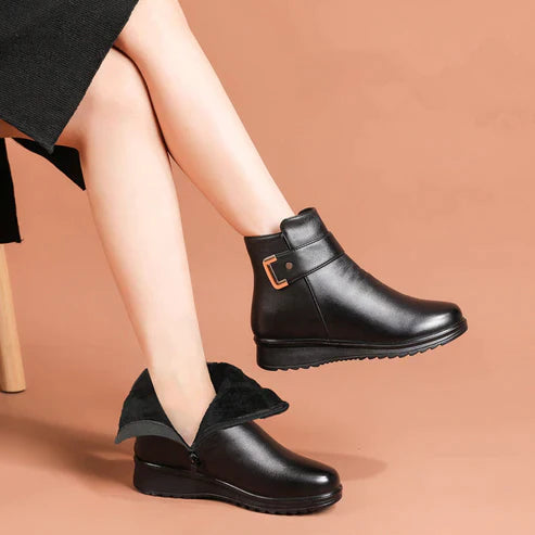 Women's fleece-lined leather winter boots with non-slip sole for all-day warmth and comfort