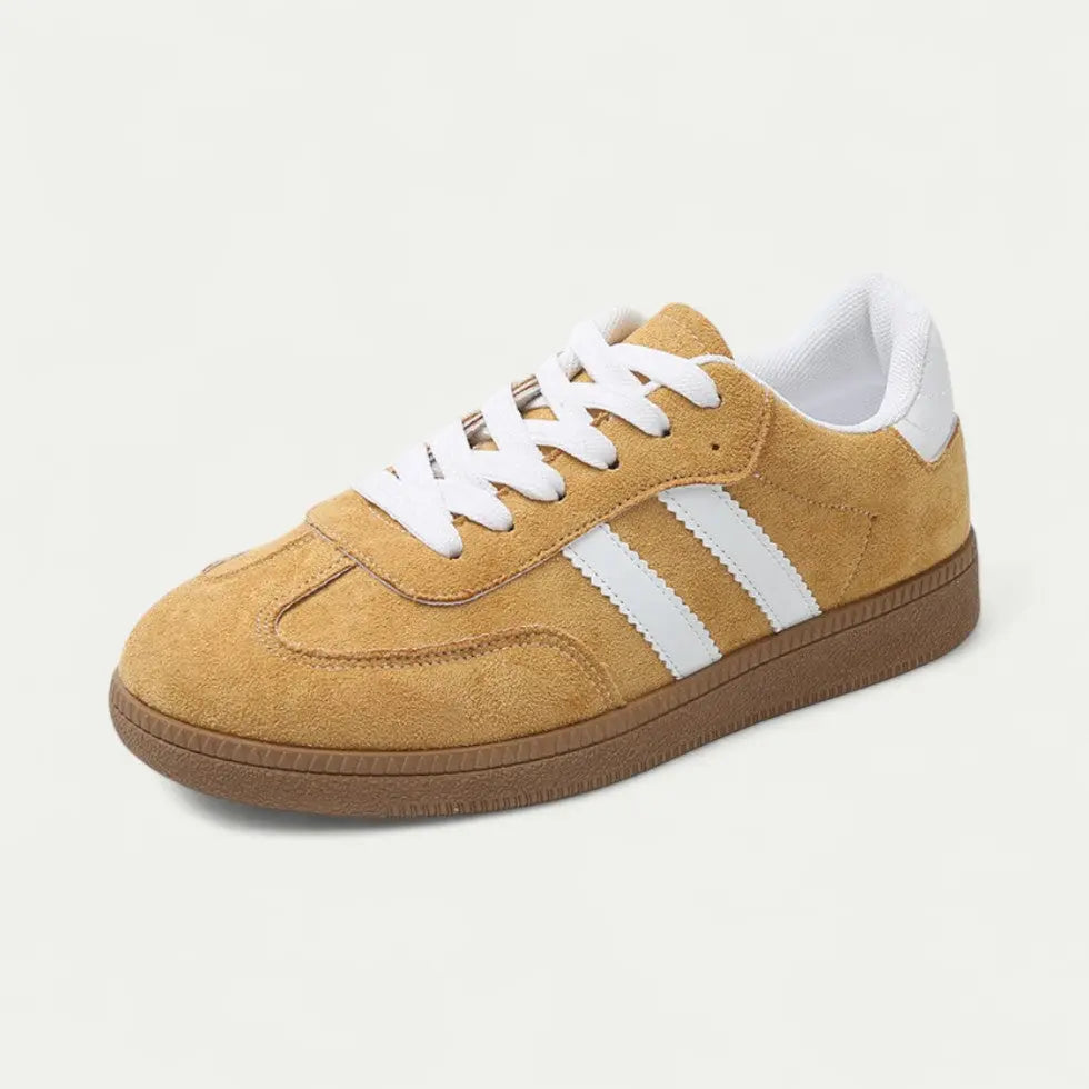 Women's walking trainers with cushioned sole, breathable lining, stylish everyday support for all-day comfort
