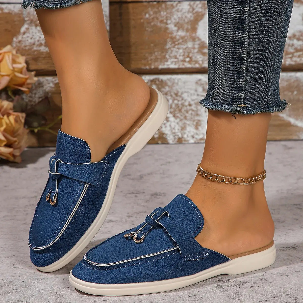 Women's slip-on casual sneakers lightweight flexible sole everyday comfort stylish low-top design