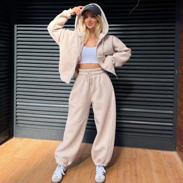 Women's oversized fleece jogging set cozy athleisure sporty knit details soft warm relaxed fit