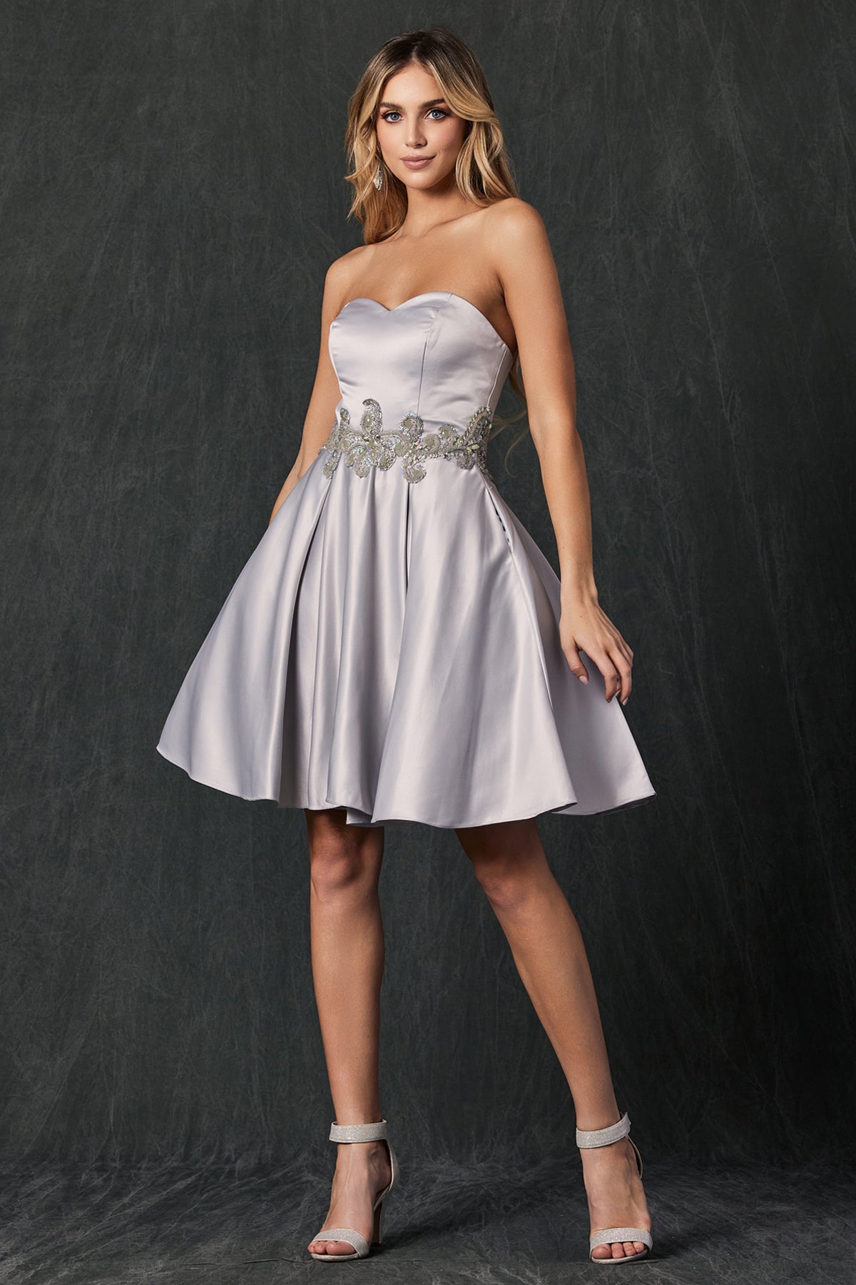 Mini strapless sweetheart A-line cocktail dress with sparkling beaded appliques for party nights