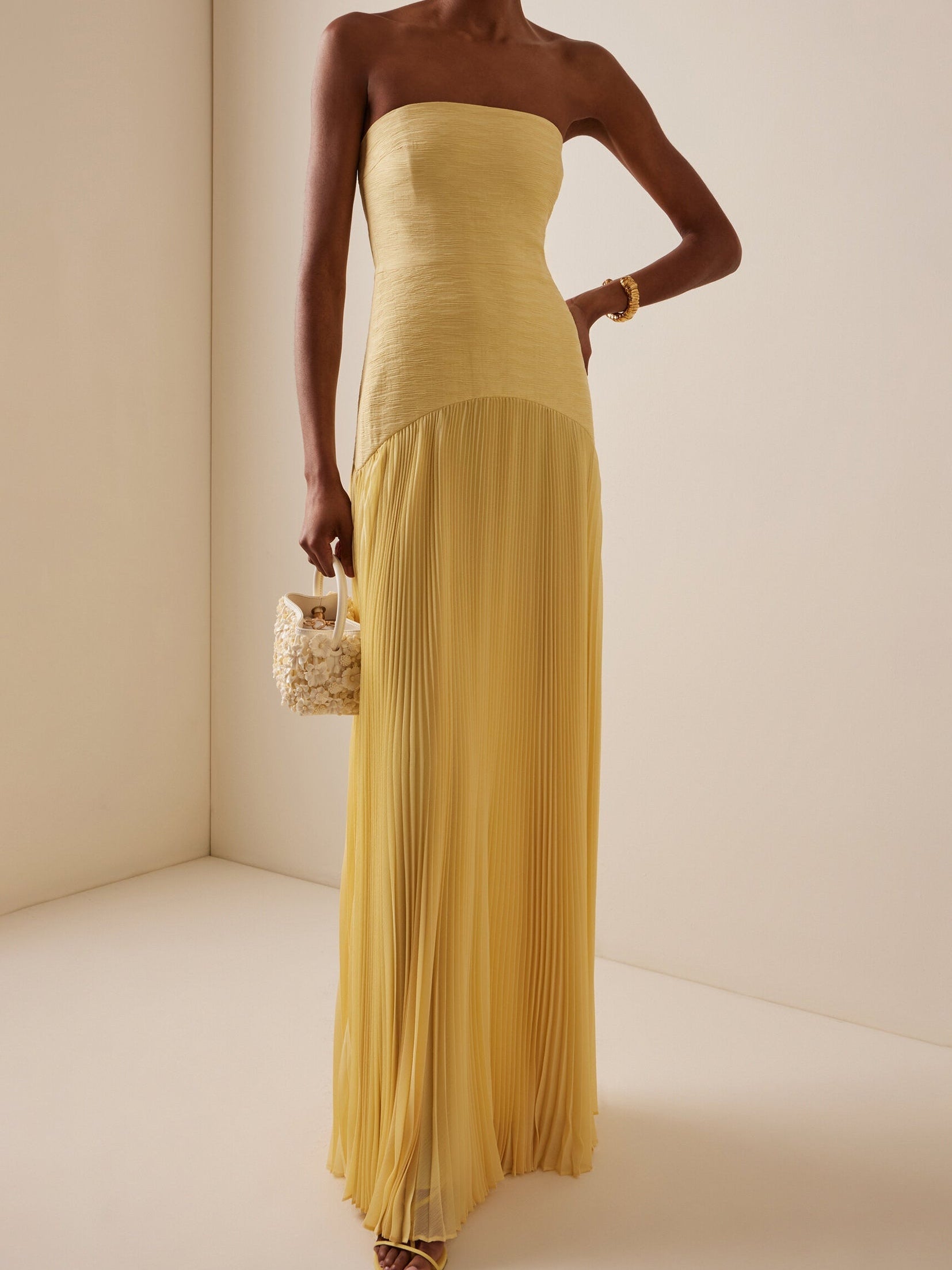 Blue off-shoulder maxi dress with splicing detail, mid-stretch polyester, sleeveless party evening style