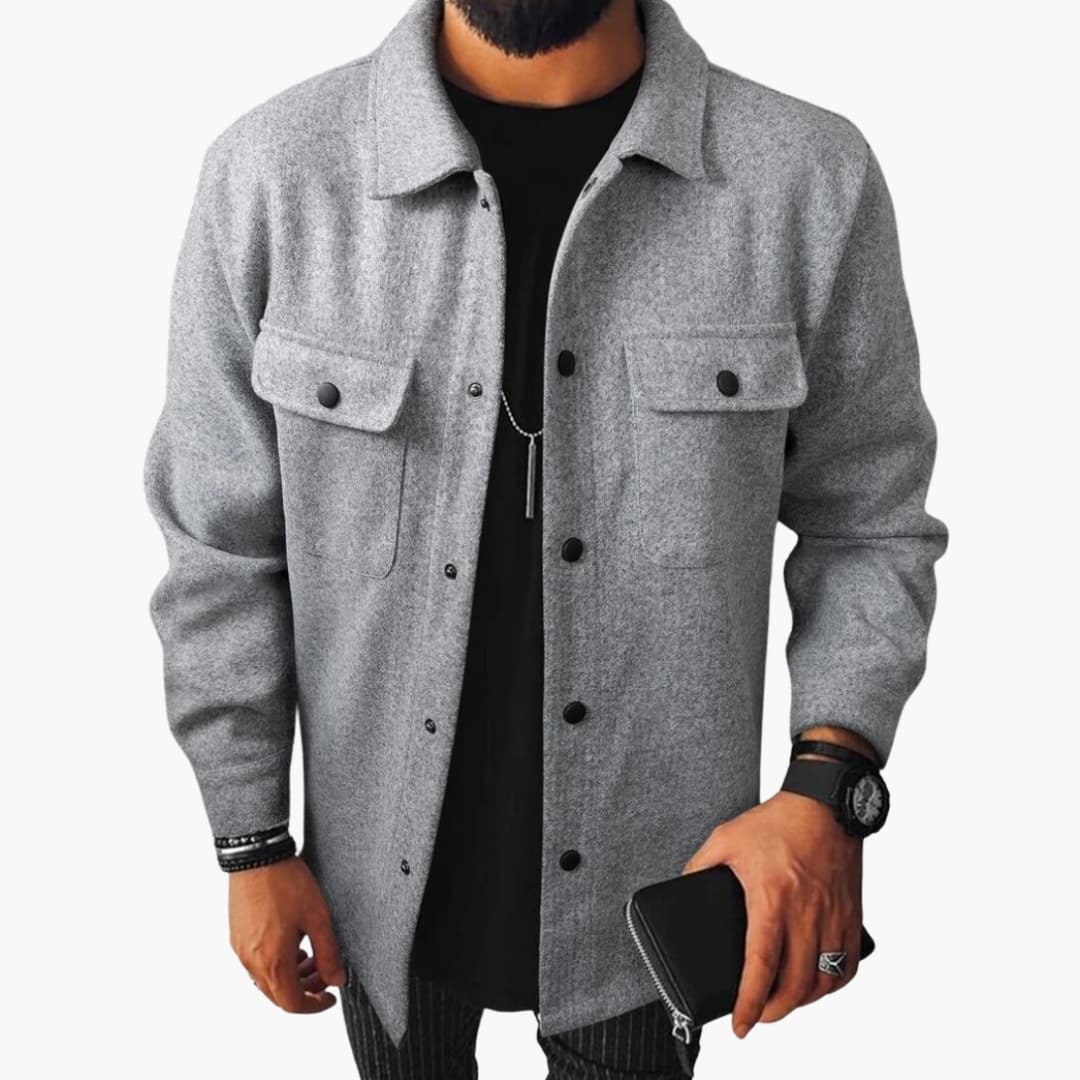 Men's casual button-front shirt with chest pockets, classic collar, long sleeves for autumn layering