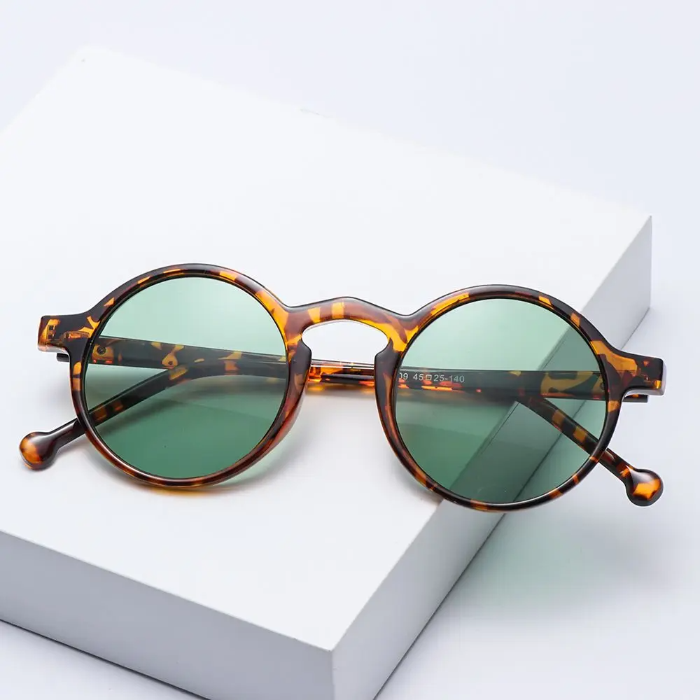 Lightweight round vintage sunglasses with iconic ecliptic frames, unisex style for everyday sun protection