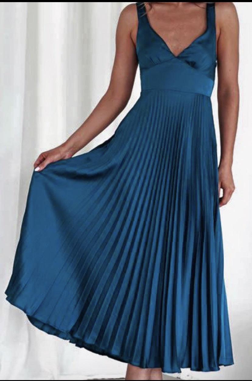 Pleated backless midi dress V-neck high waist suspender straps elegant evening wear women