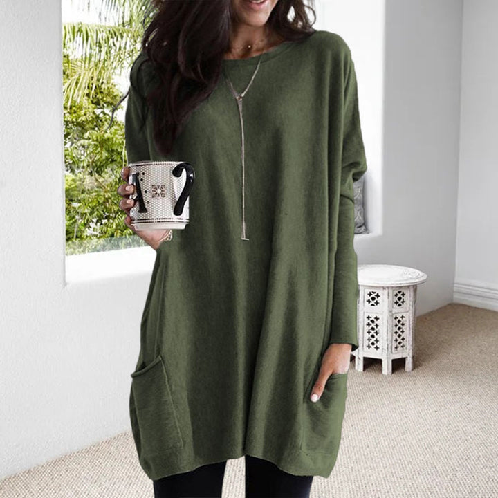 Women's long winter tunic with pockets, cozy casual lounge wear featuring round neckline for all-day comfort