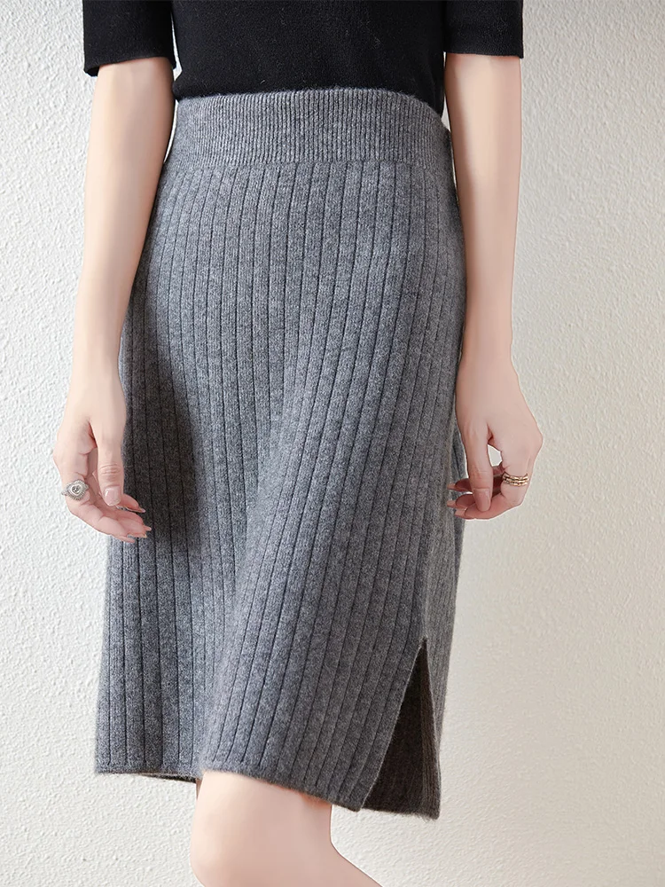 Women's ivory merino wool ribbed high-waist skirt with vertical texture, ultra-soft 100% merino