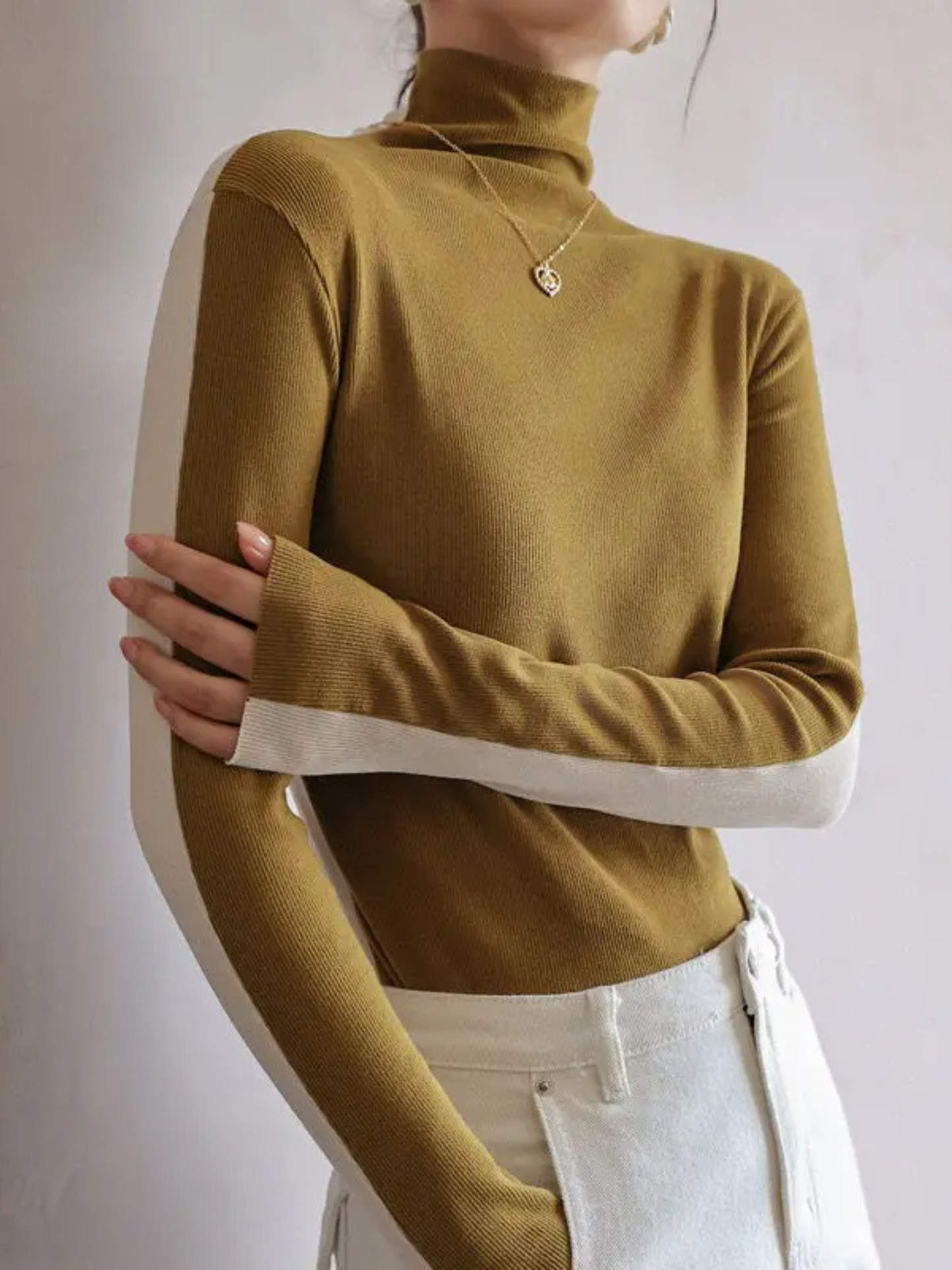 Women's two-tone contrast knit turtleneck slim sculpted mock neck high-stretch ribbed top