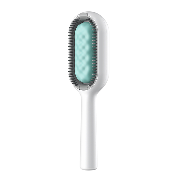 Pet grooming comb with integrated water reservoir, rubber bristles, non-slip handle for dogs cats rabbits