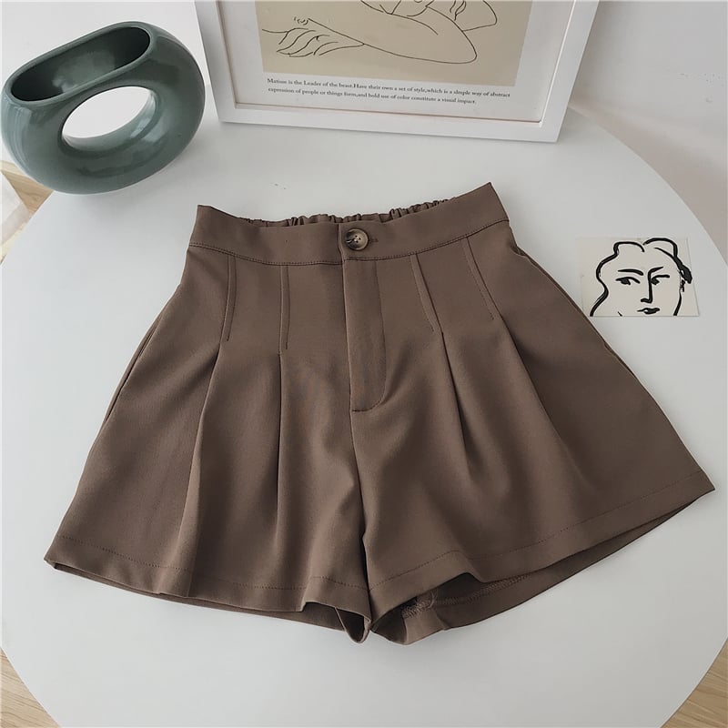 Women's high waist pleated wide-leg shorts elegant casual summer style in neutral tones