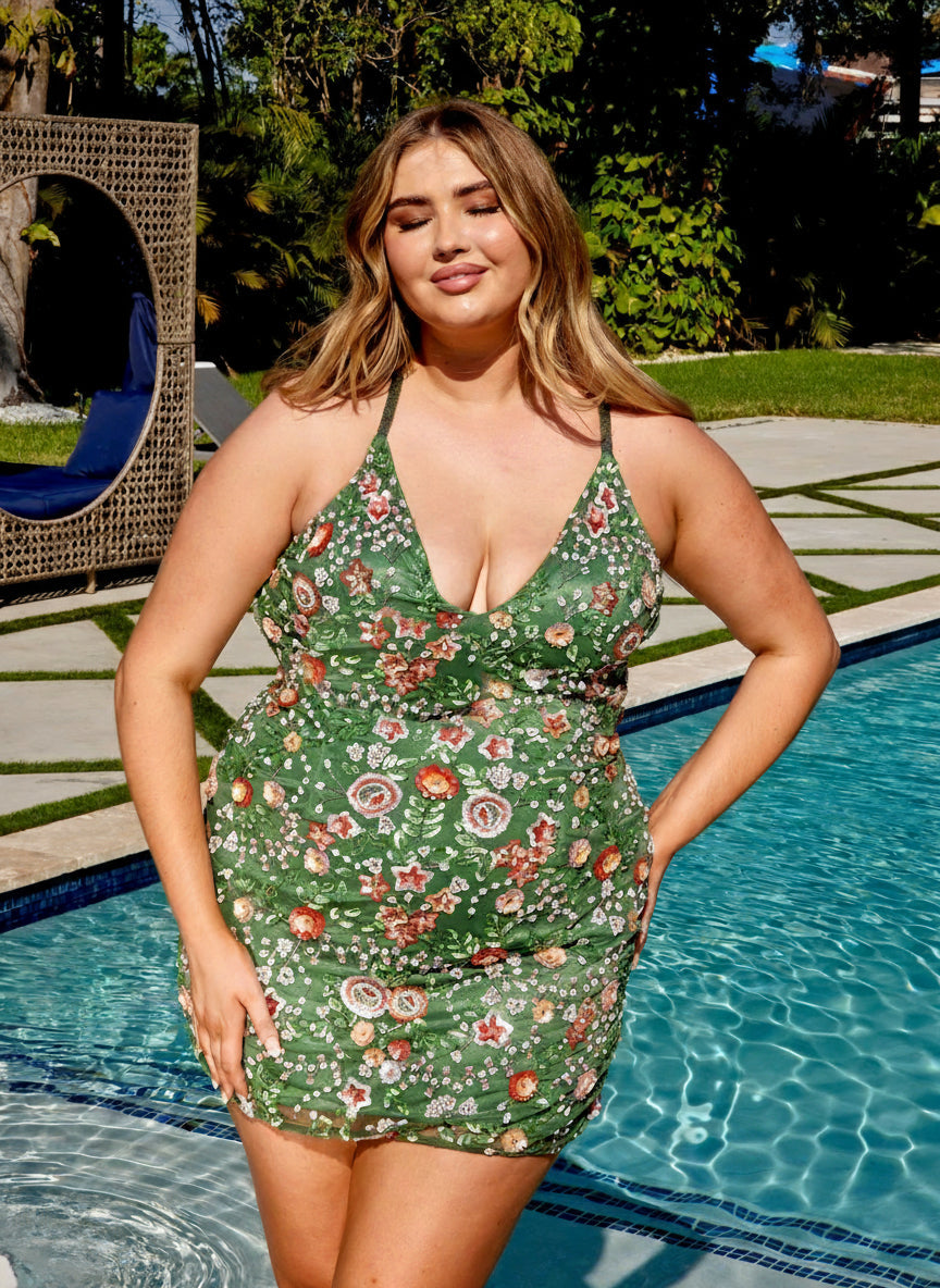 Plus size fitted print homecoming mini dress deep V-neck spaghetti straps curve-skimming silhouette