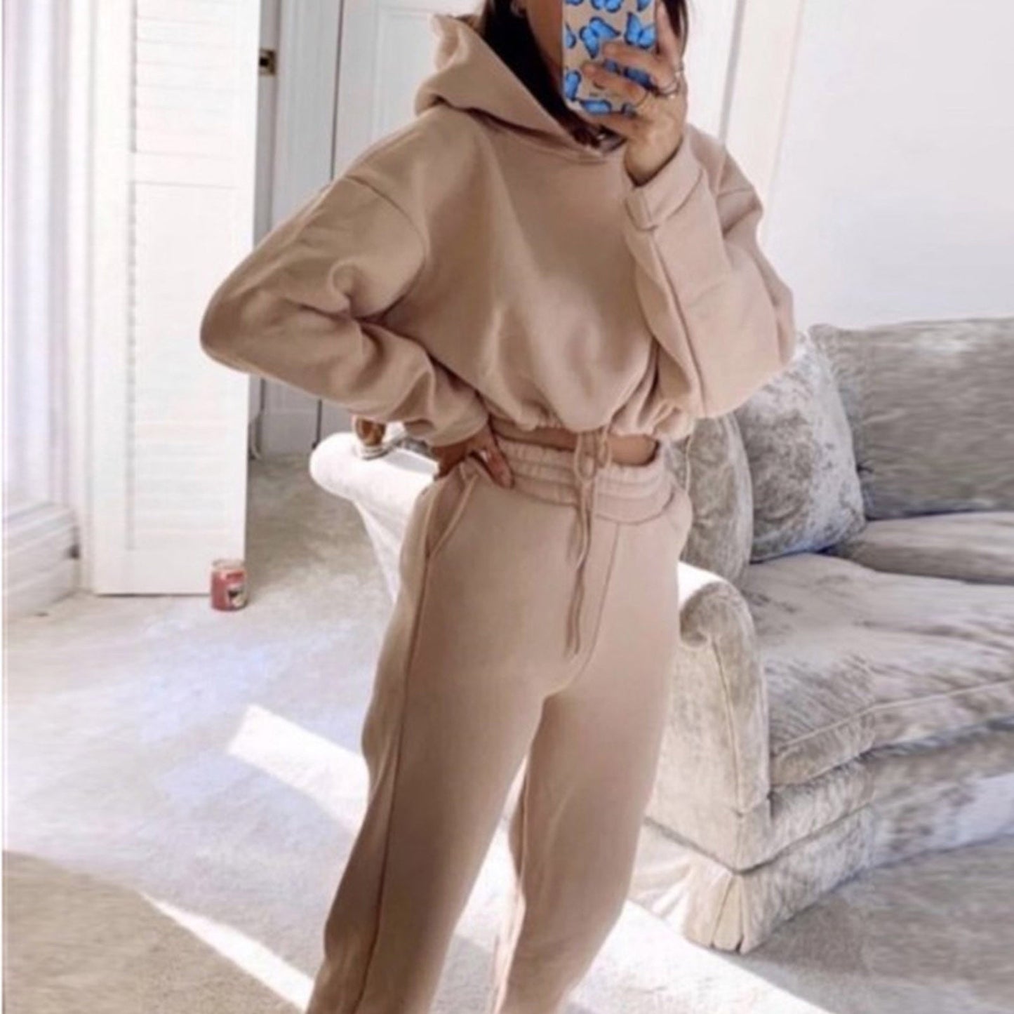 Women's two-piece jogging tracksuit cropped hoodie matching joggers elastic waistband streetwear style