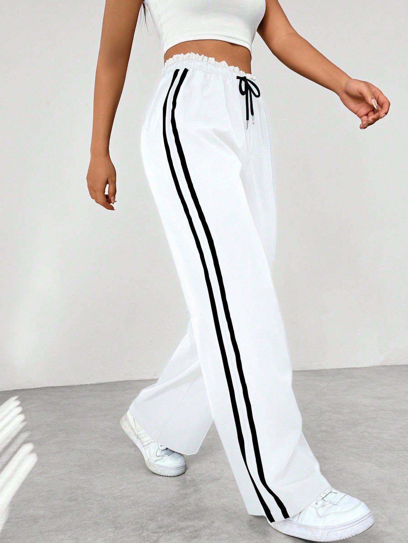 Women's wide leg sporty pants casual winter activewear relaxed silhouette cold weather holiday wear