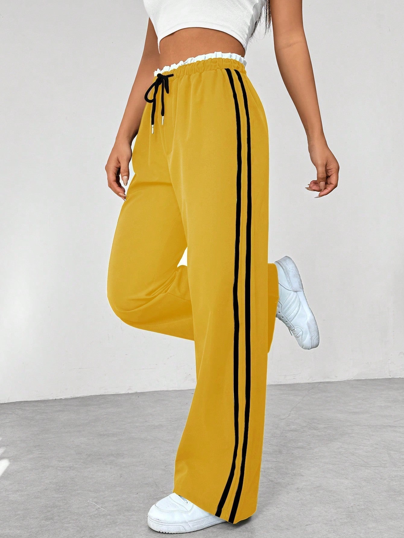 Women's wide-leg sporty pants casual winter activewear relaxed silhouette cold weather holiday style