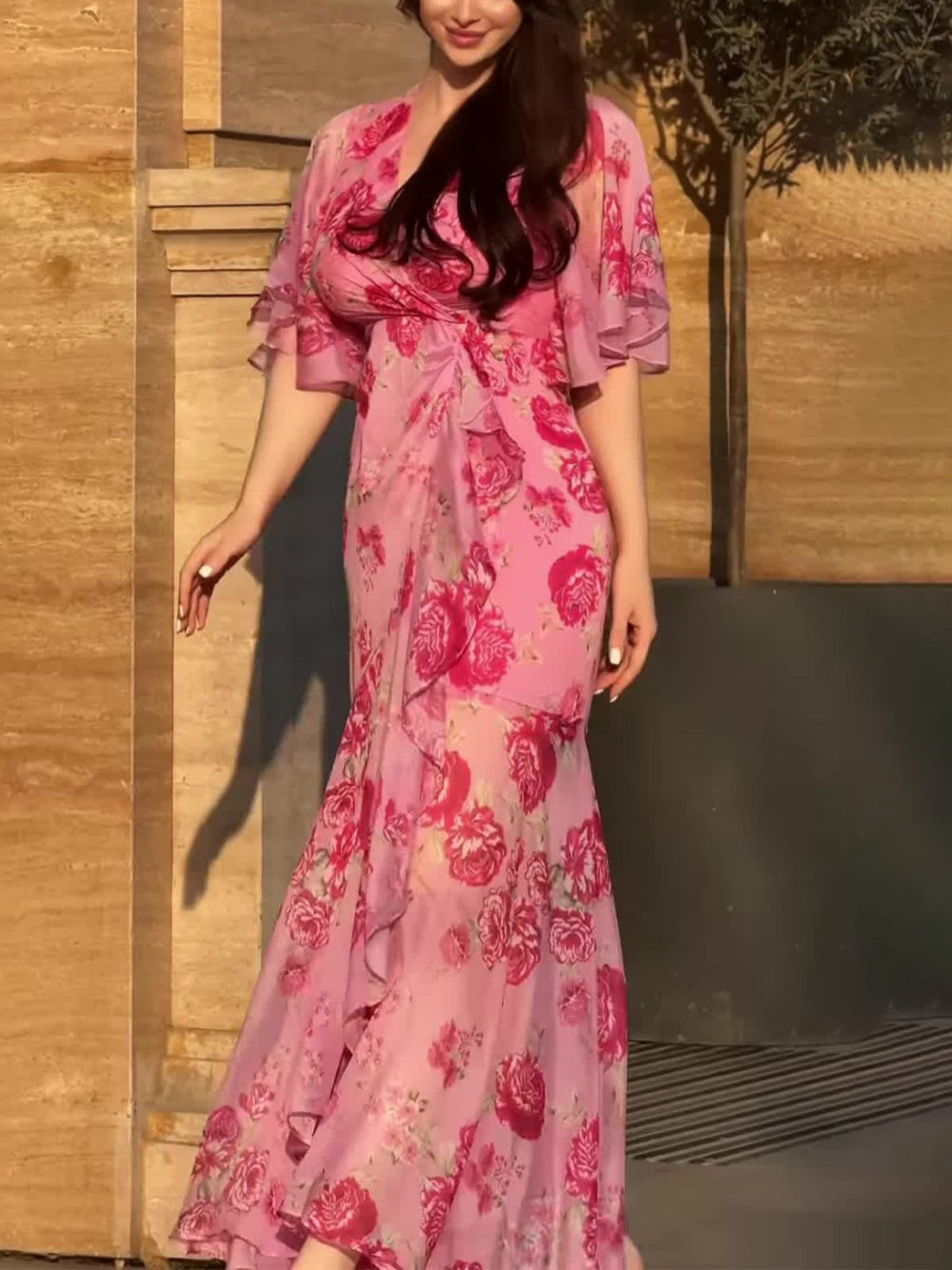 Women's retro floral wrap dress with V-neck and trumpet sleeves, flattering mid-waist fit