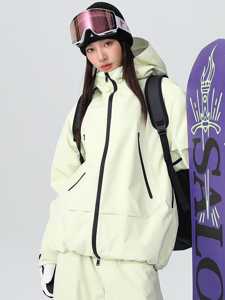 Women's baggy fit mountain snow jacket 20K waterproof adjustable hood for winter sports