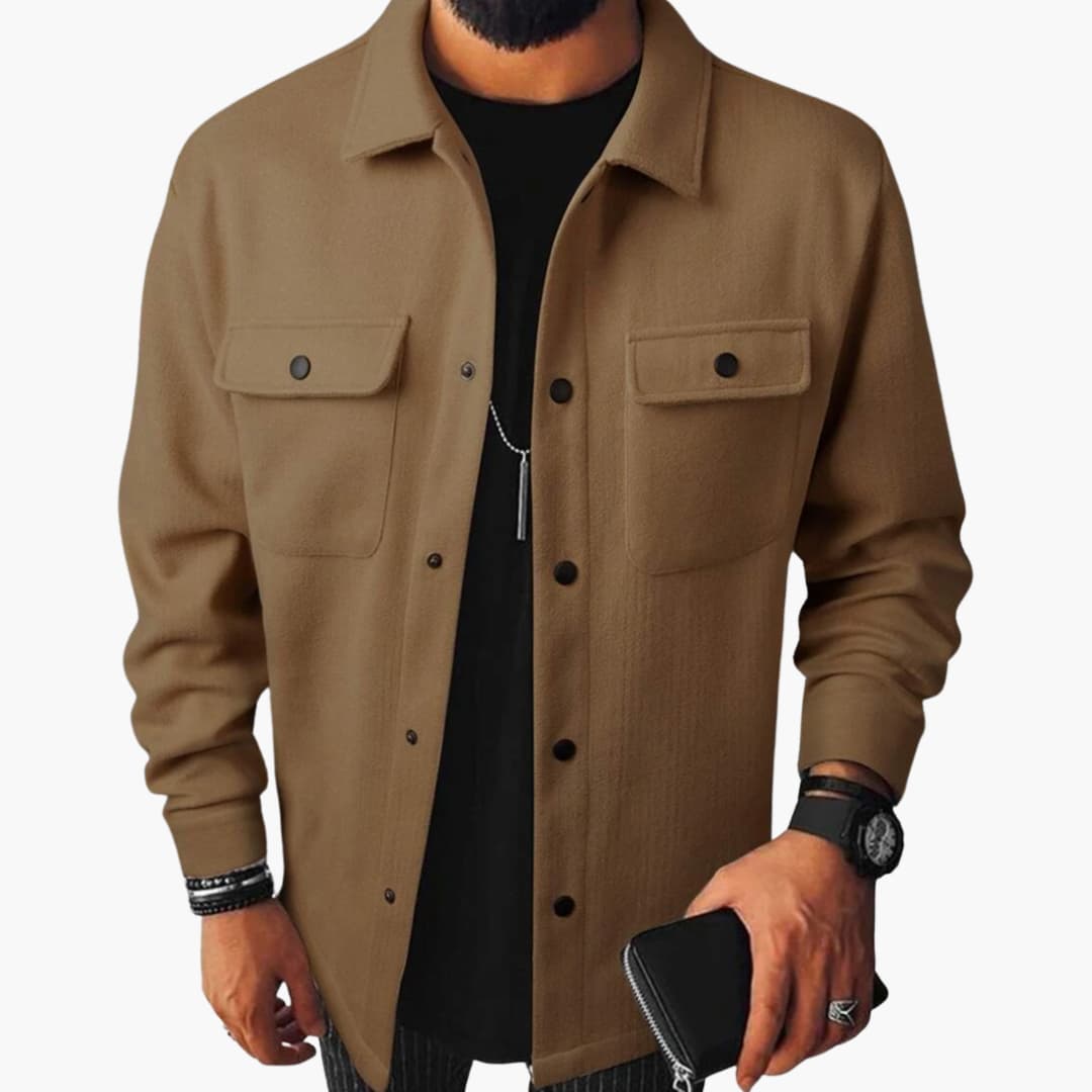 Men's long-sleeve button-front shirt with chest pockets, classic collar for autumn layering