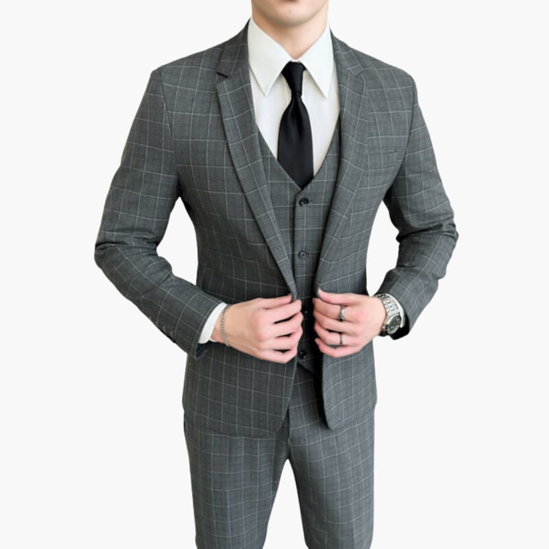 Men's slim-fit three-piece checked suit with coordinated jacket, vest & trousers for formal wear