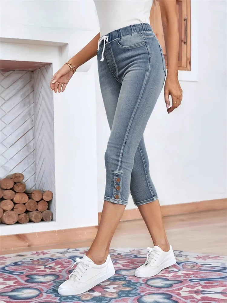 Women's blue stretch denim capri jeans high-rise pull-on contouring fit elastic waistband