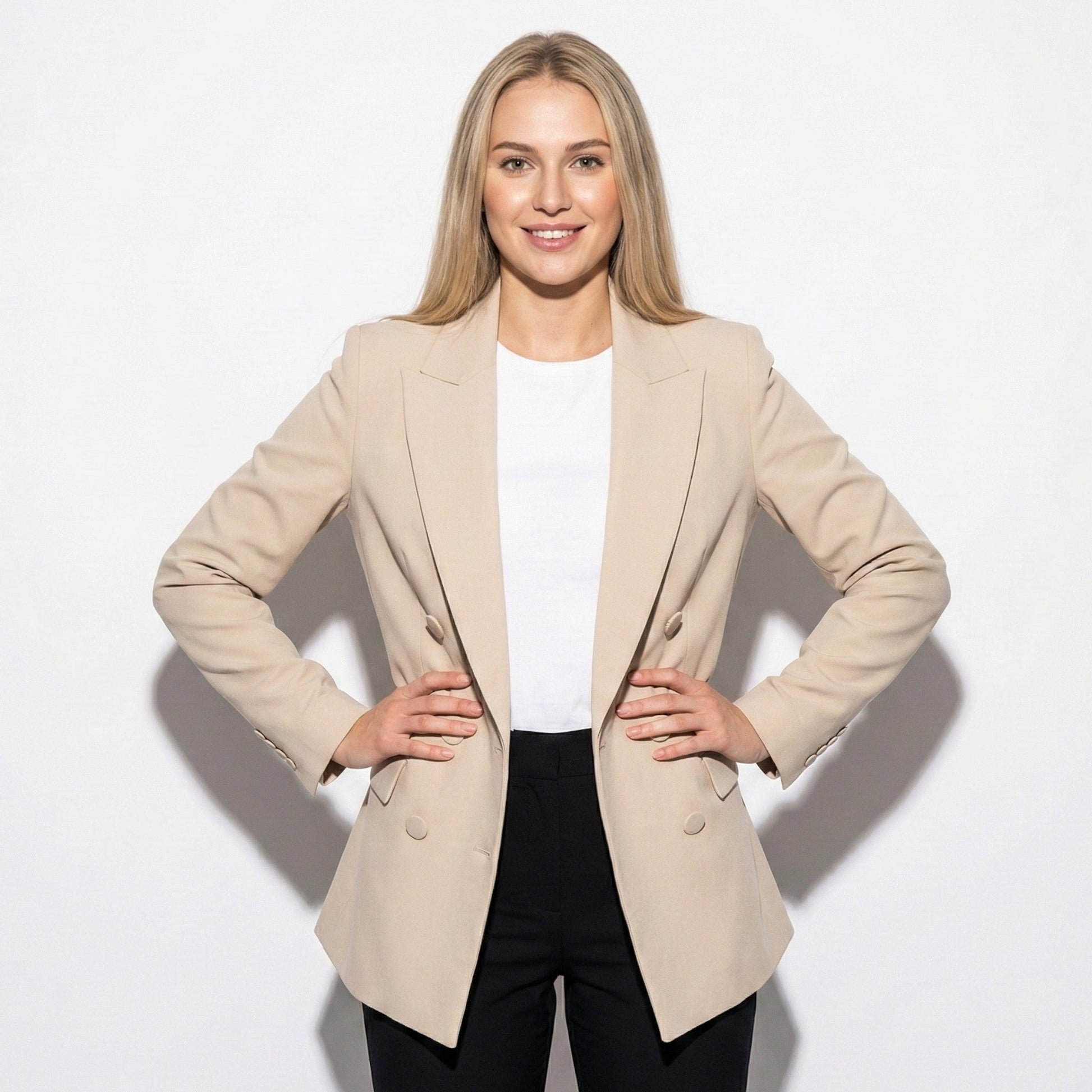 Women's classic-fit long-sleeve blazer structured silhouette versatile professional office essential tailored