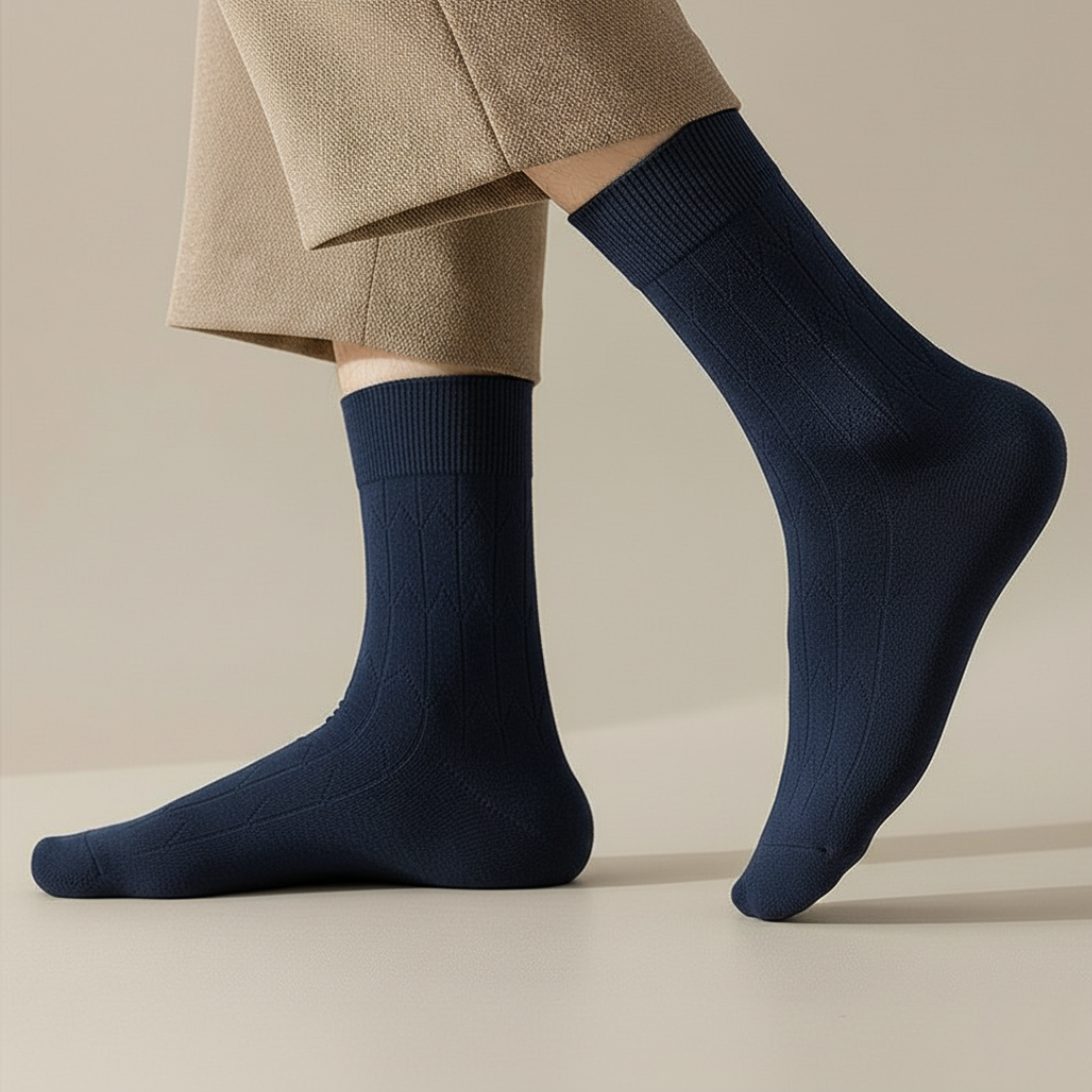 Men's wool-blend ribbed crew socks with subtle pattern, everyday comfort, versatile style