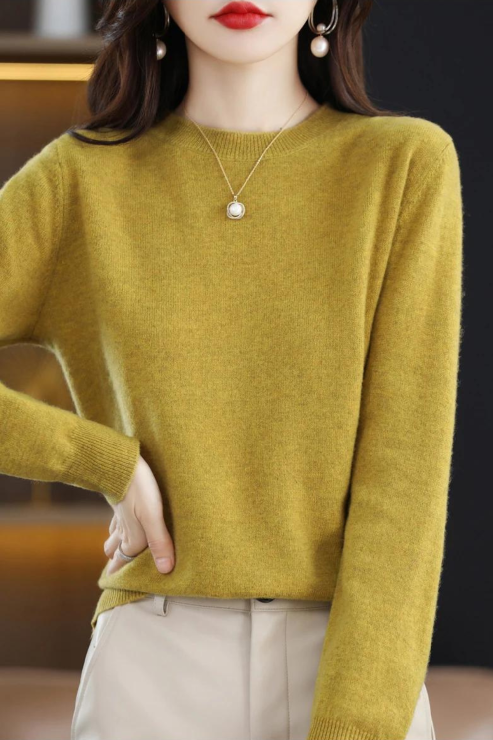 Women's Daina classic wool sweater breathable cozy knit timeless everyday comfort all-season layer