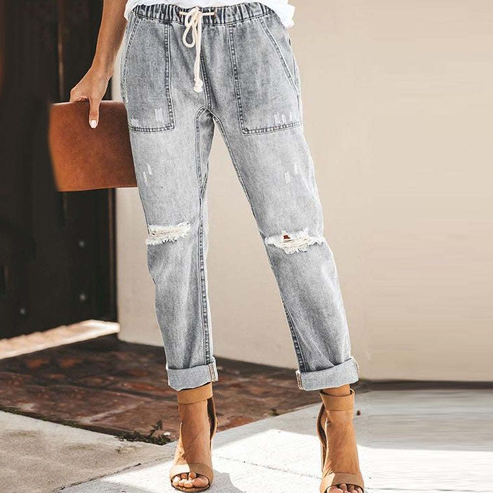 Women's relaxed-fit elastic waistband pants in casual everyday style with polished comfort