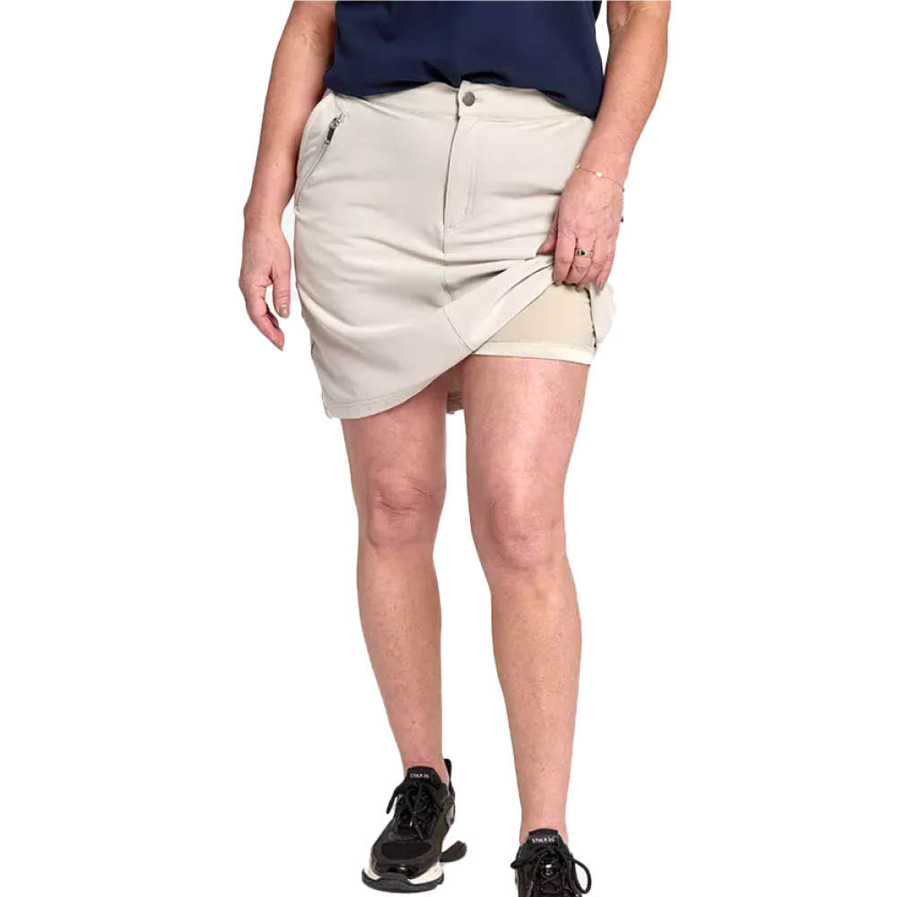 Women's sporty skirt with built-in inner shorts, quick-dry stretch fabric, active leisure style