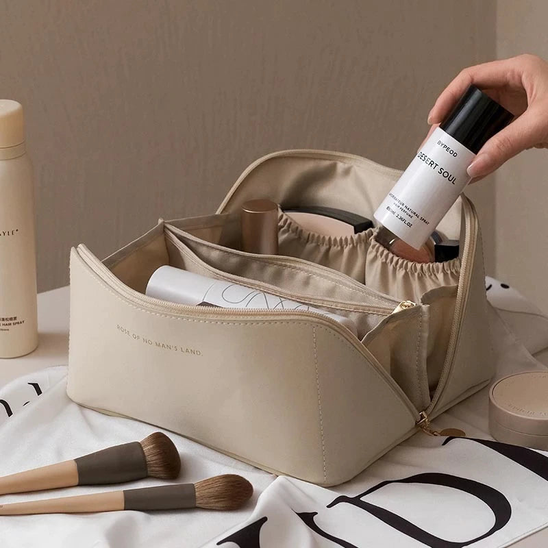 Women's wide-opening makeup travel bag, spacious cosmetic organizer with easy-access design