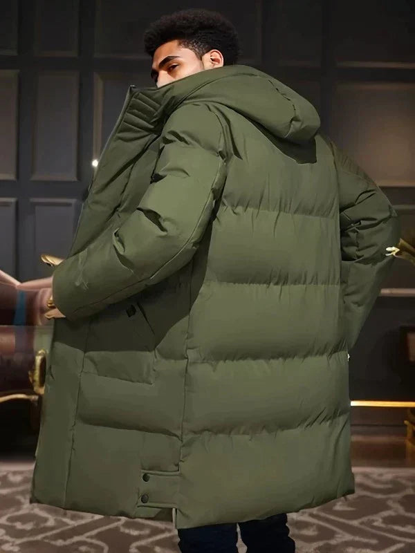 Men's insulated puffer jacket with hood, long cut silhouette, lightweight warmth for cold weather