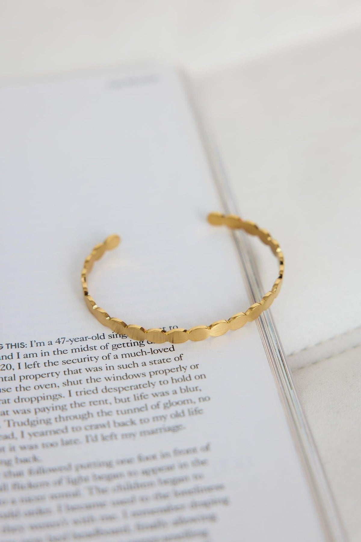 18K gold plated brass bangle bracelet elegant minimalist Aphrodite design with luxurious shine