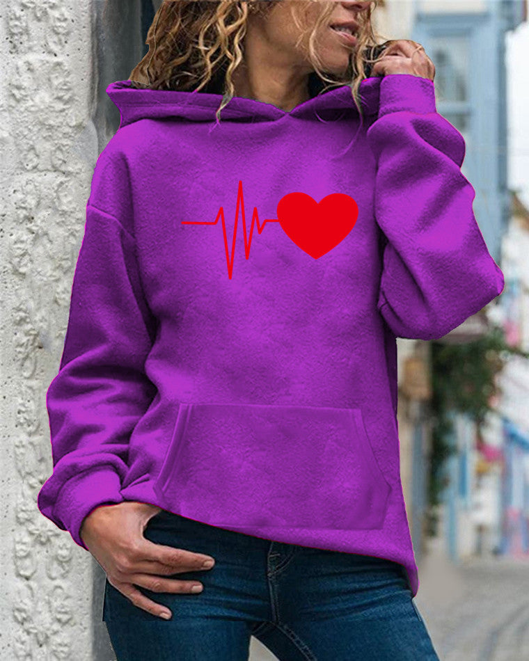 Women's relaxed-fit hooded sweatshirt in cozy cotton-blend fleece with heart print detail