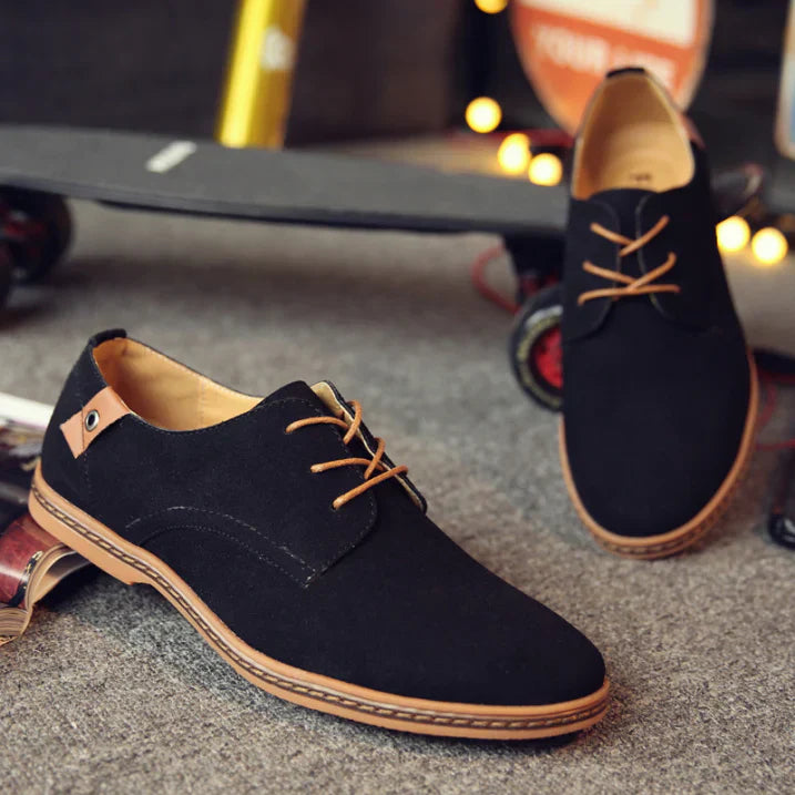 Men's lace-up Oxford shoes low heel sleek clean design contrasting sole formal casual versatile