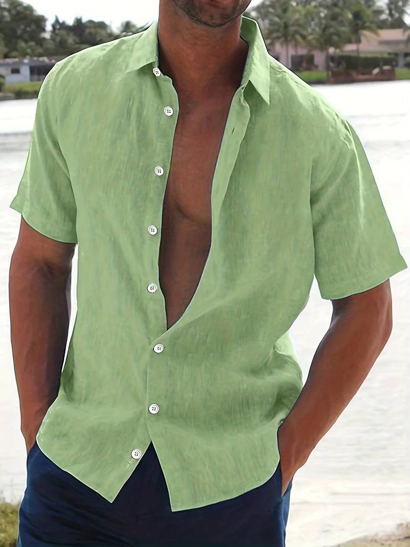 Men's casual short sleeve shirt in spring colors, classic silhouette, breathable premium comfort everyday fit