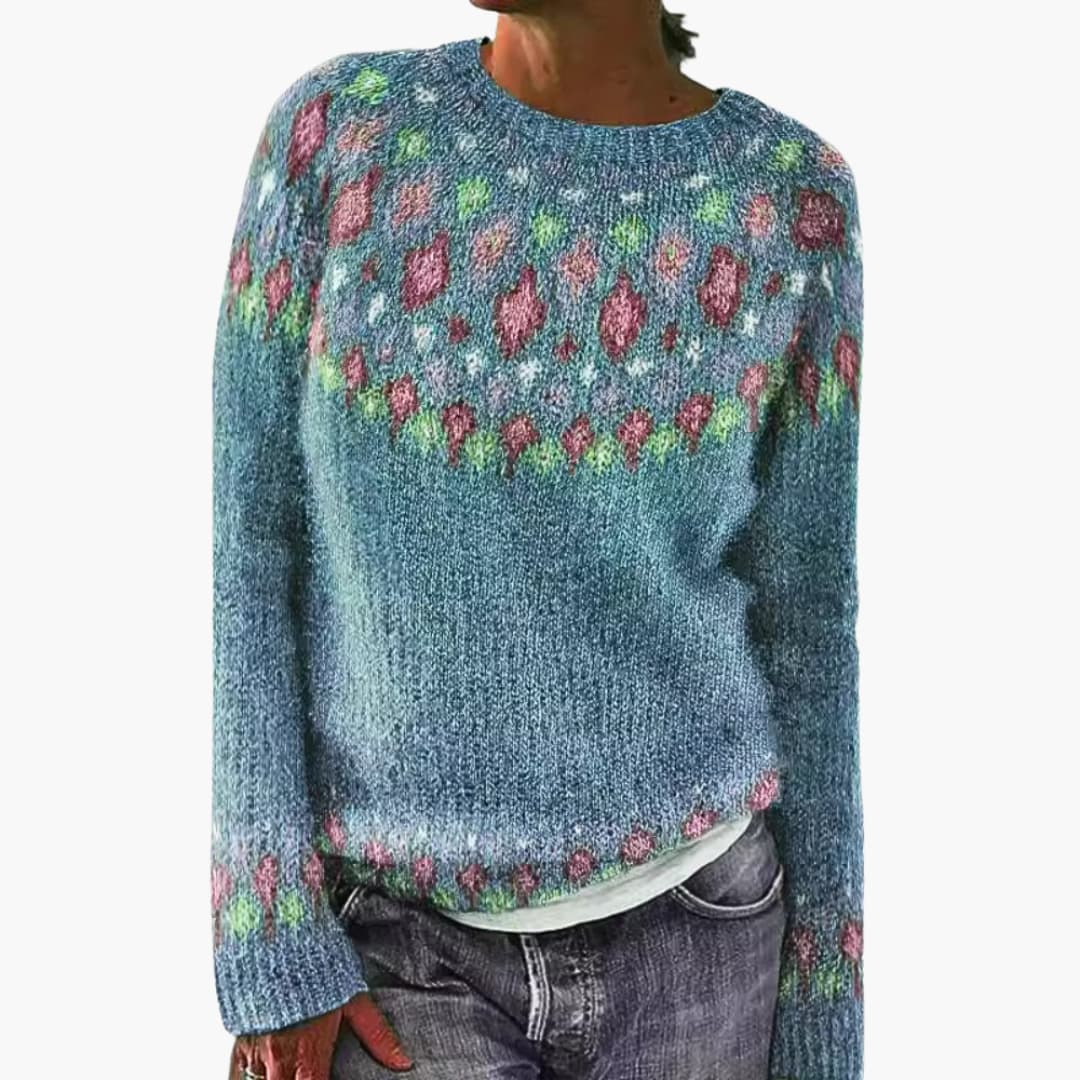 Women's loose-fit textured knit sweater in warm tones, relaxed silhouette for effortless cold-weather layering