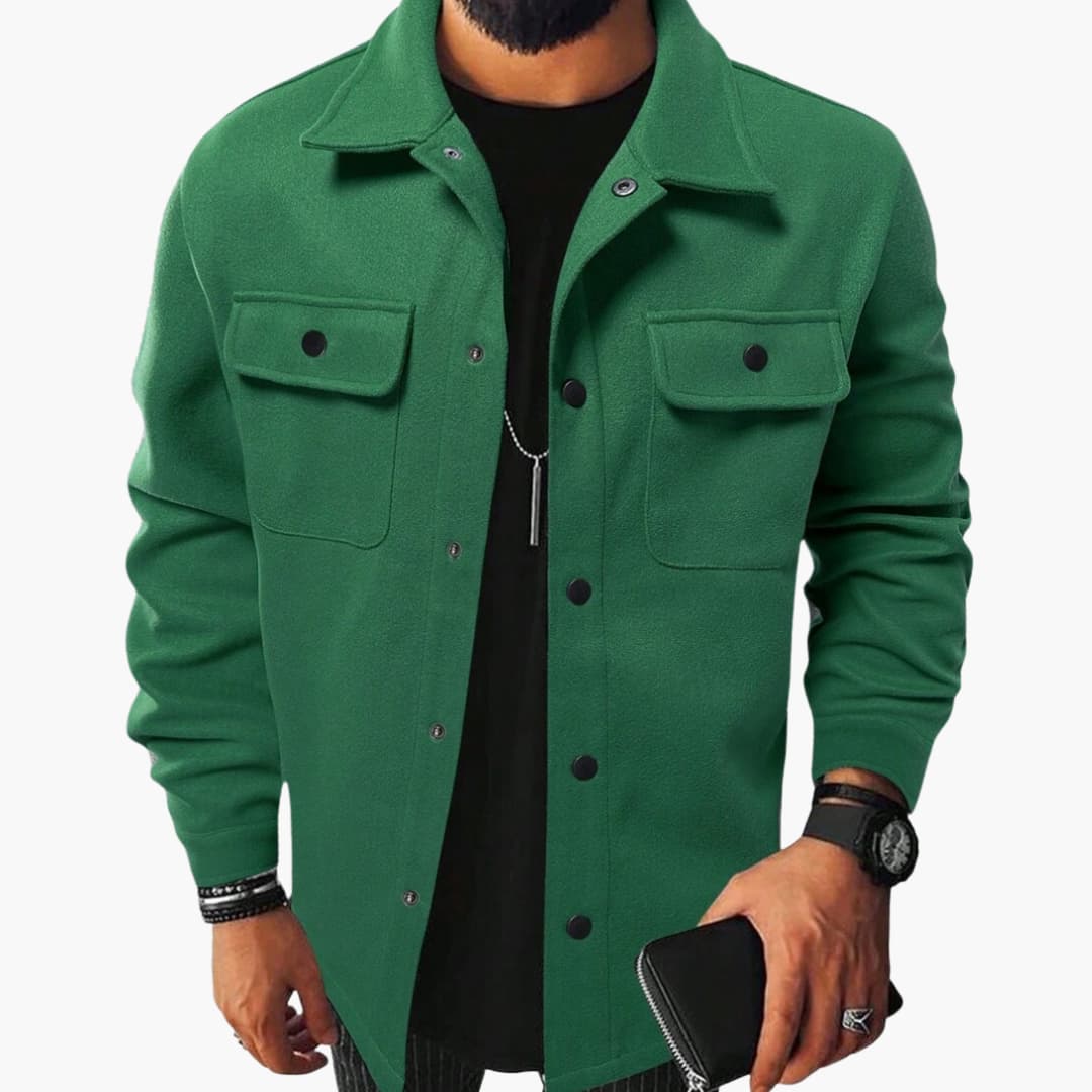 Men's casual button-front shirt with chest pockets, classic collar, long sleeves for autumn layering