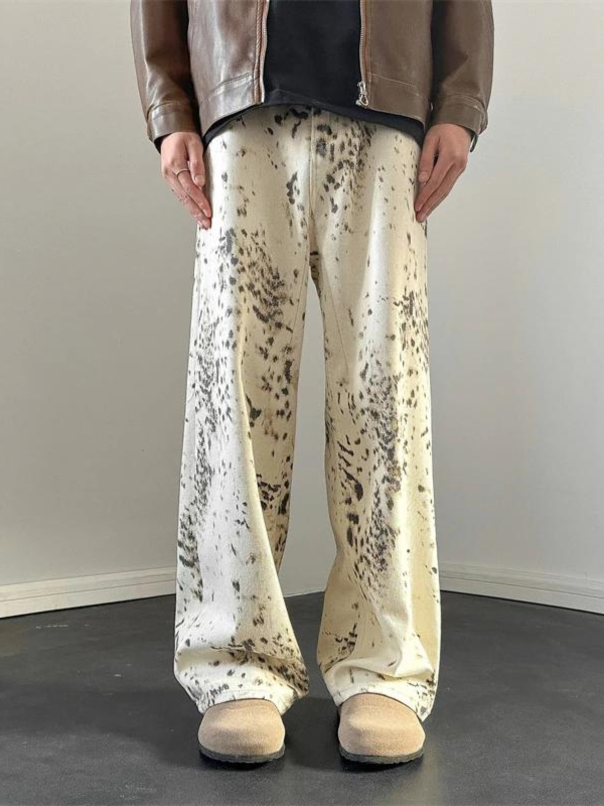 Leopard print relaxed wide-leg jeans with bold vintage-inspired animal motif for women