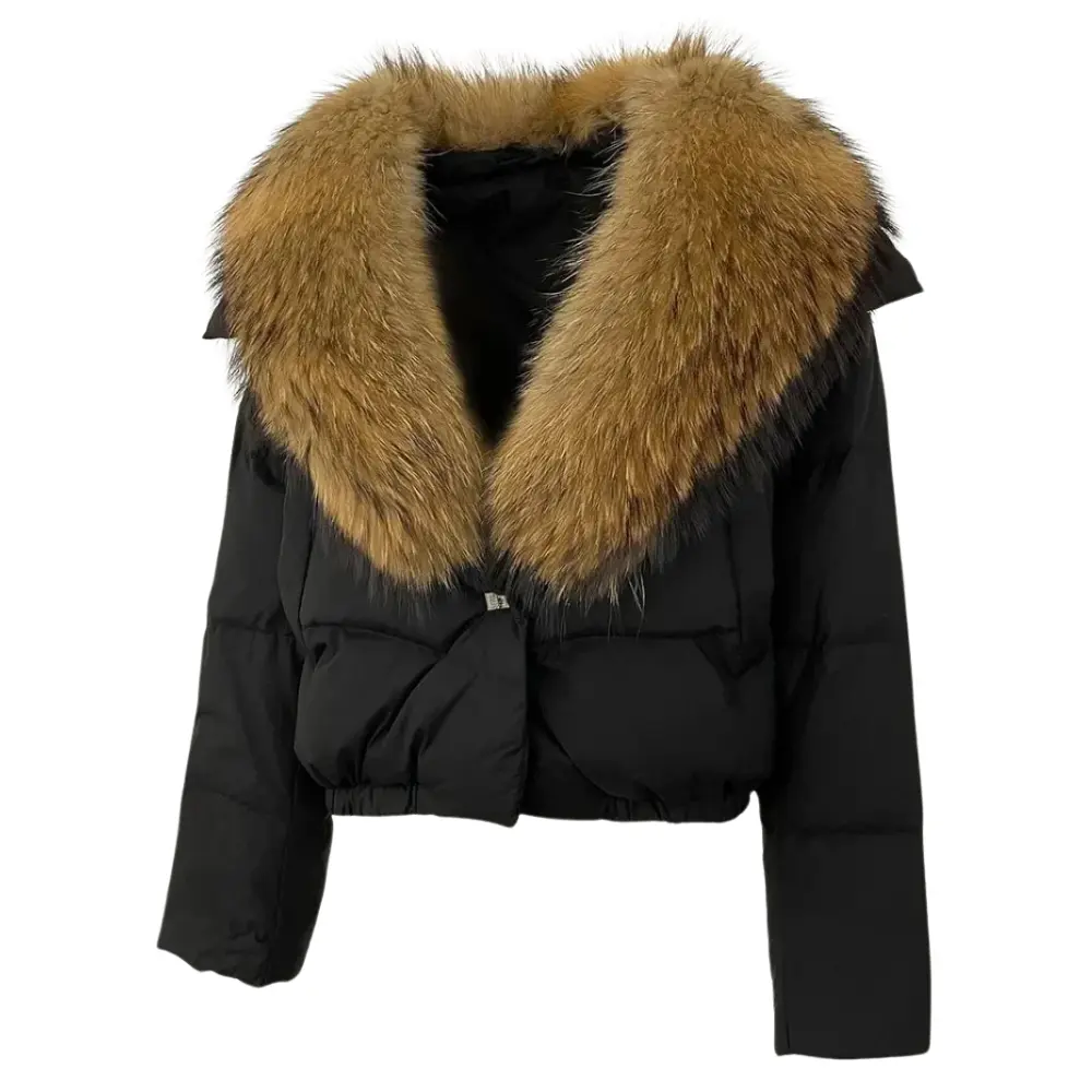 Women's cropped puffer jacket with detachable faux fur collar, cinched fit, insulated winter style