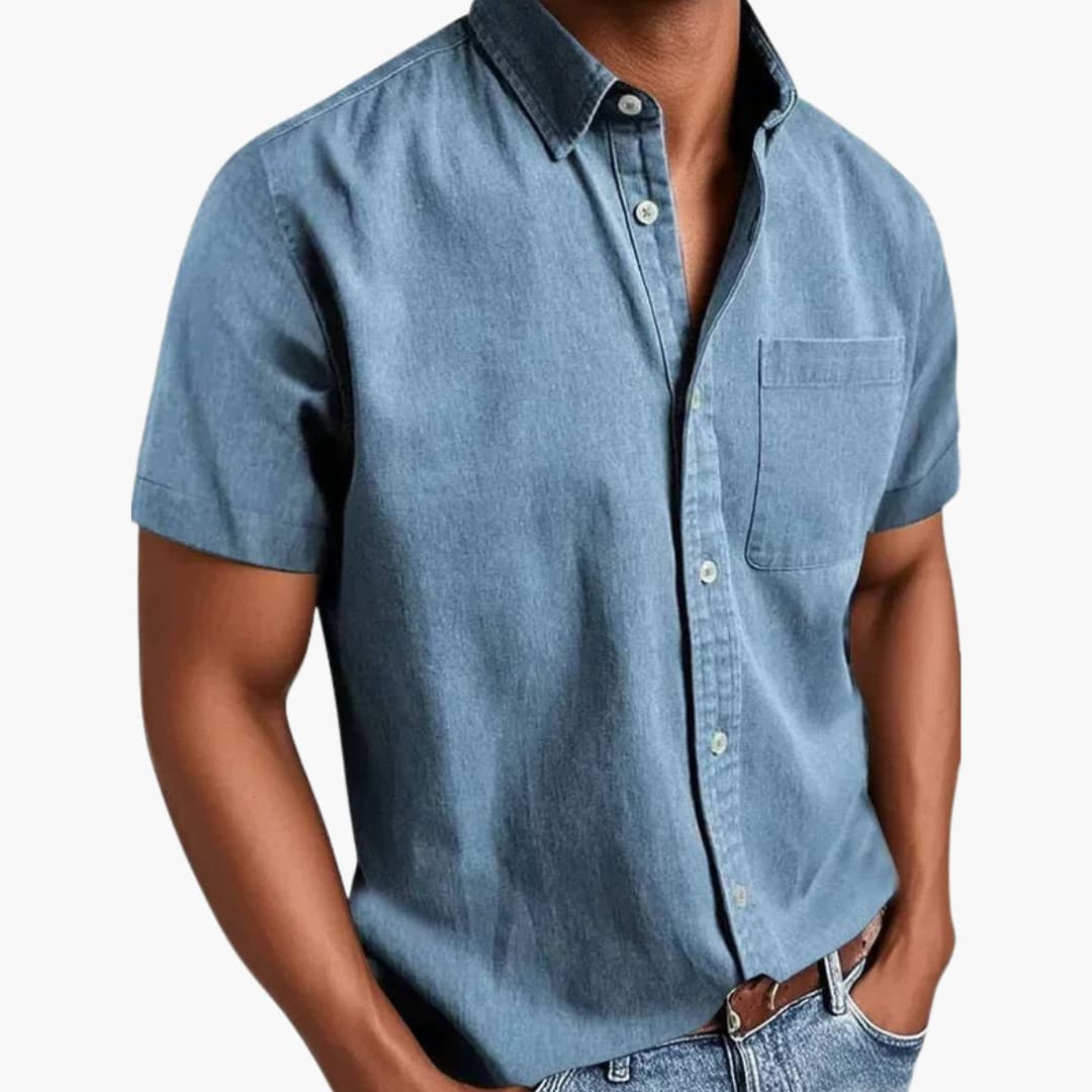 Men's light blue tailored slim-fit short-sleeve shirt with chest pocket, breathable summer fabric