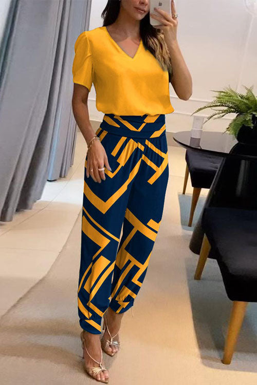 Women's printed two-piece set V-neck short sleeve top with long pants soft blended fabric all-season