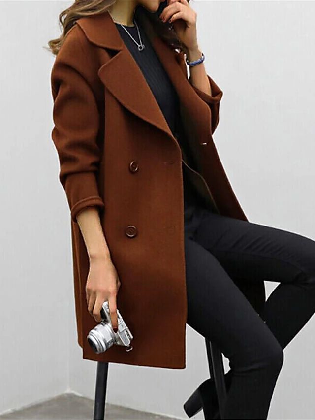 Women's elegant autumn winter coat timeless tailored silhouette with classic sophisticated warmth