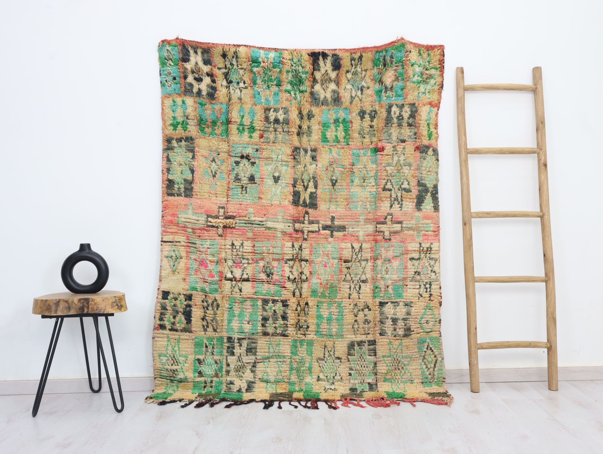 Tasekfa Vintage Moroccan Rug 4'3" x5'7" - Urbann-Vibe