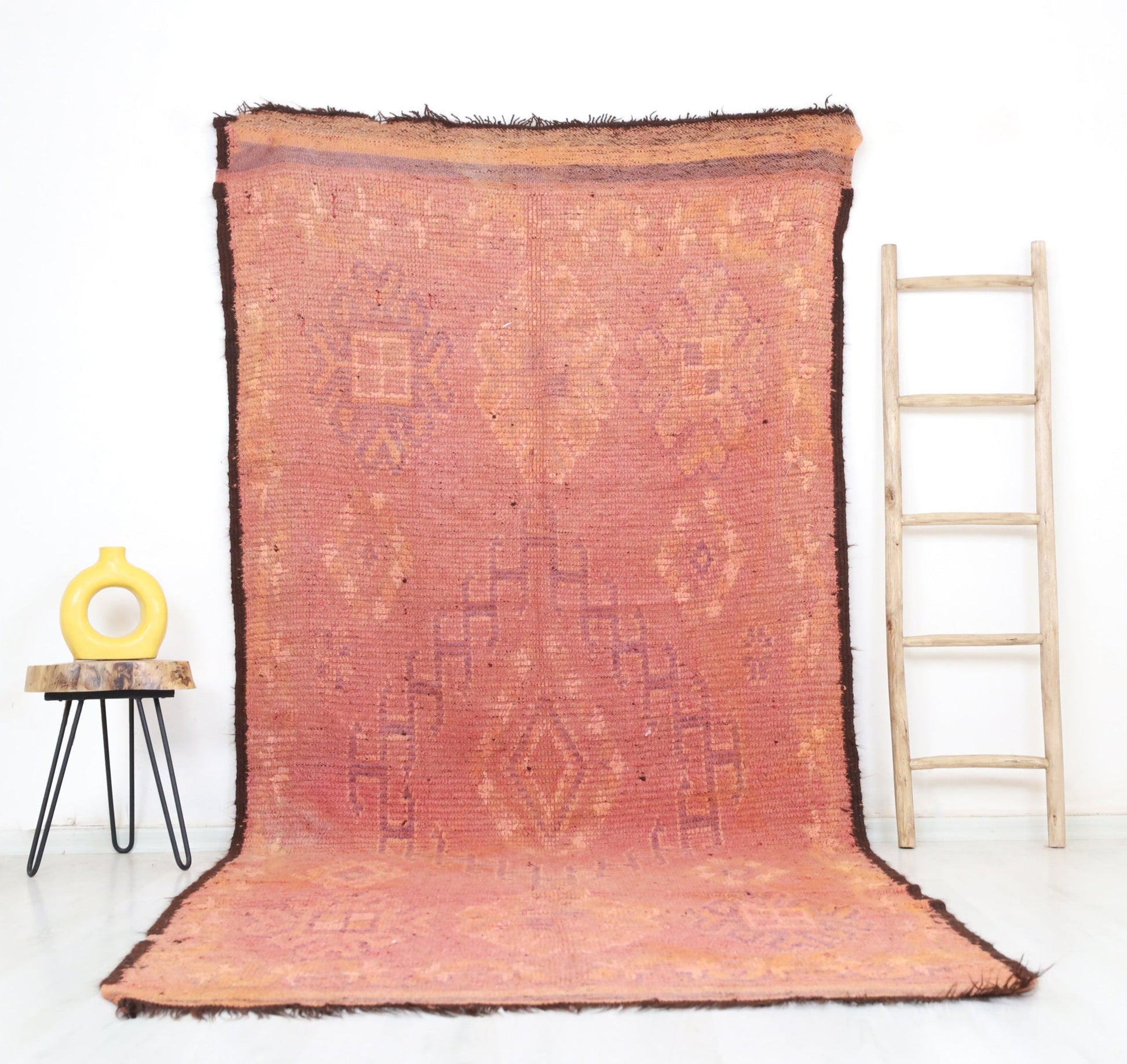 Fodi Vintage Moroccan Rug  4'9" x 10'8" - Urbann-Vibe
