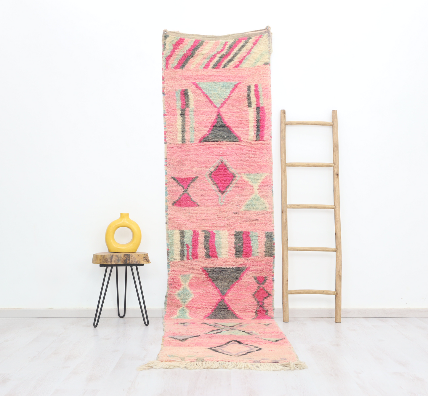 Assinan  Moroccan Rug 2'3" x 10'3" - Urbann-Vibe