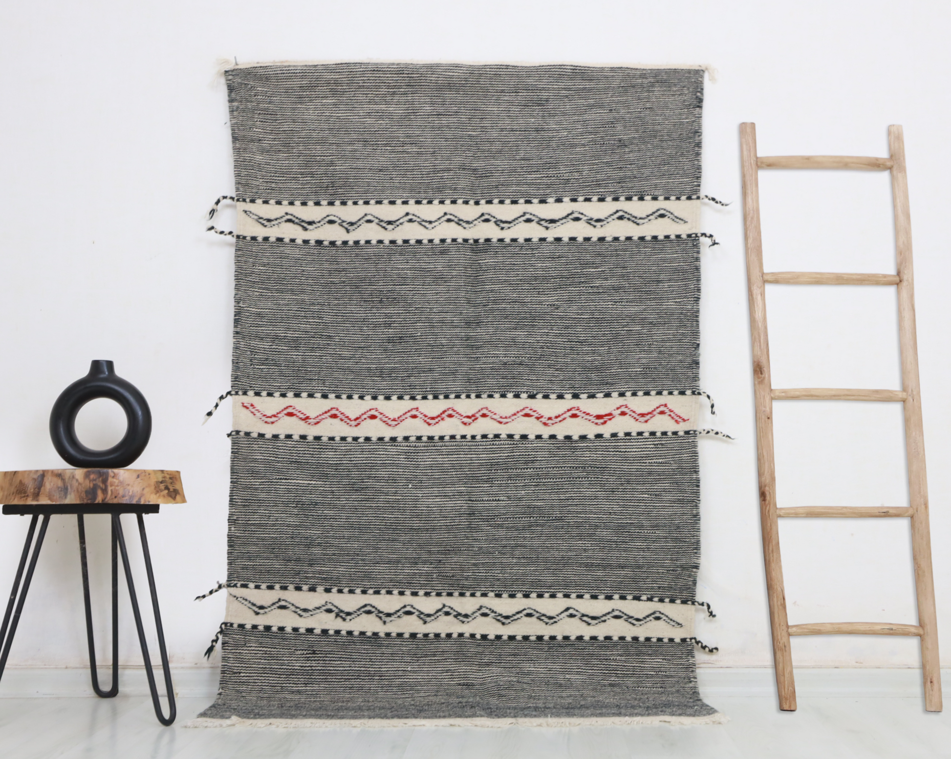 Issid  Moroccan Kilim Rug 3'3" x 5'2" - Urbann-Vibe