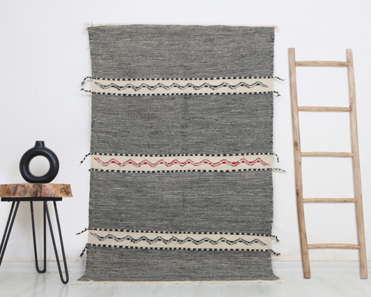 Issid Moroccan Kilim Rug 3'3" x 5'2" - Urbann-Vibe