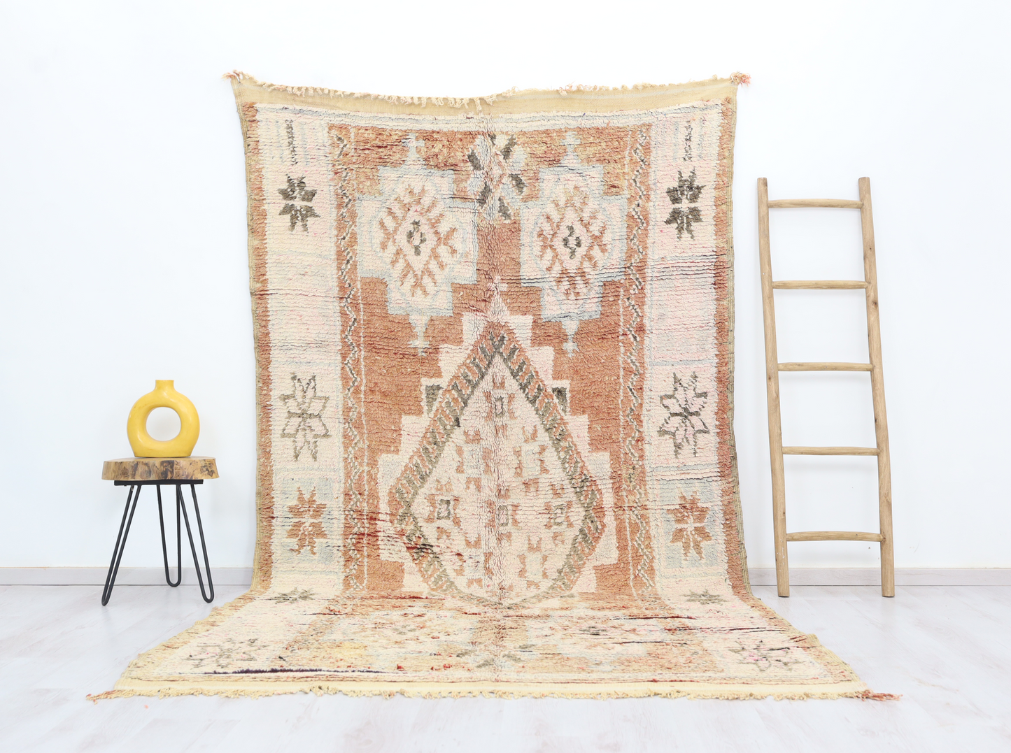 Ighodan Vintage Moroccan Rug 5'8" x10'2" - Urbann-Vibe