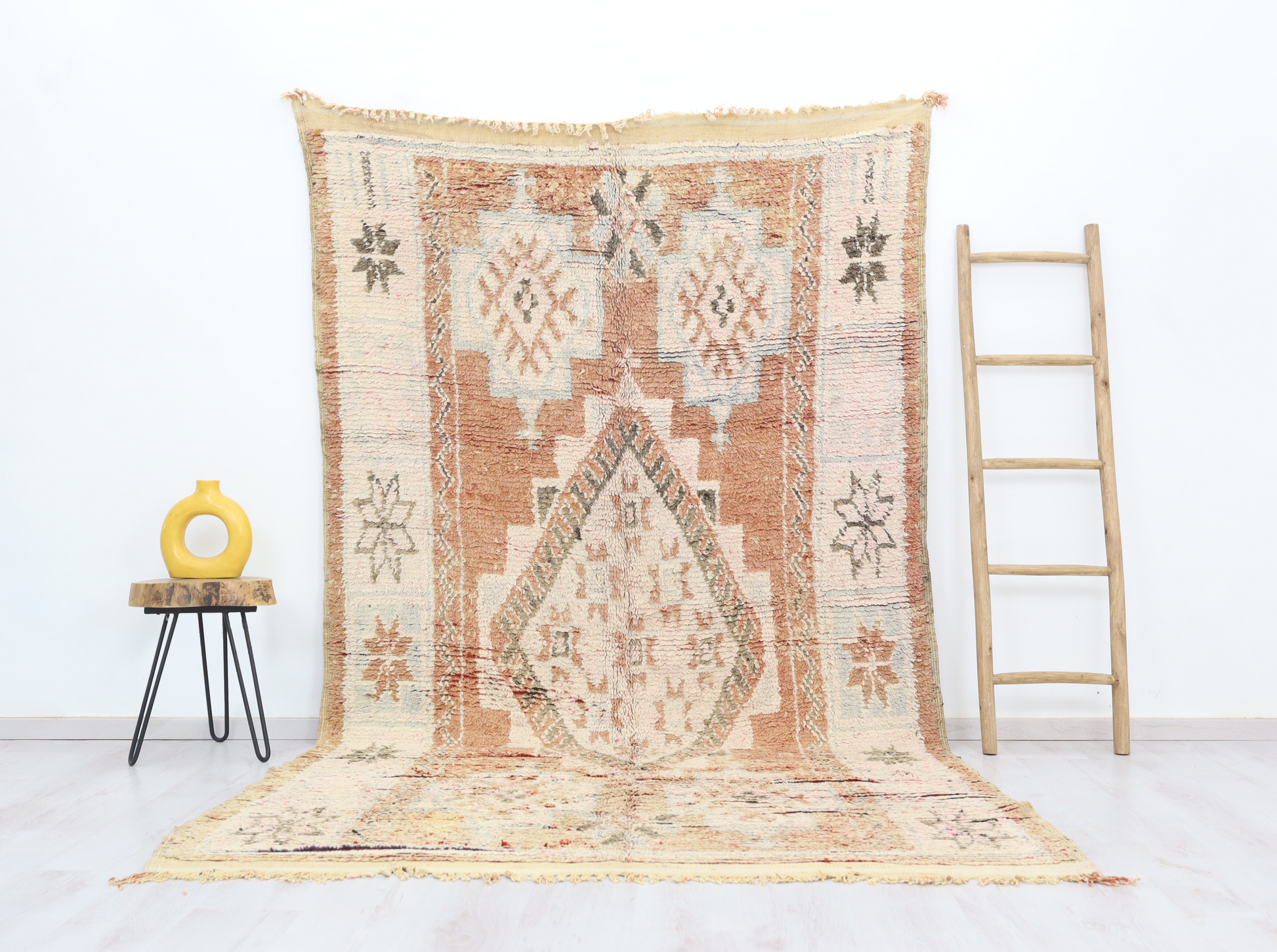 Ighodan Vintage Moroccan Rug 5'8" x10'2" - Urbann-Vibe