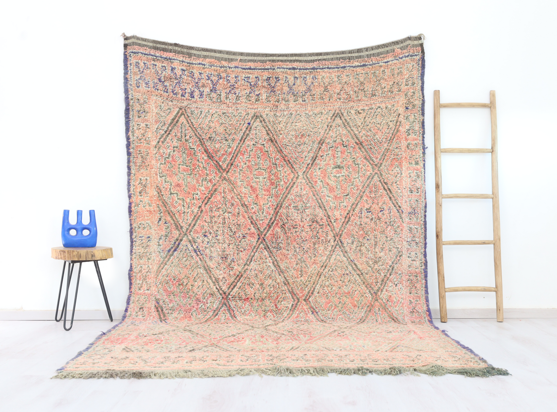 Taghzut Vintage Moroccan Rug  6'3" x9'6" - Urbann-Vibe